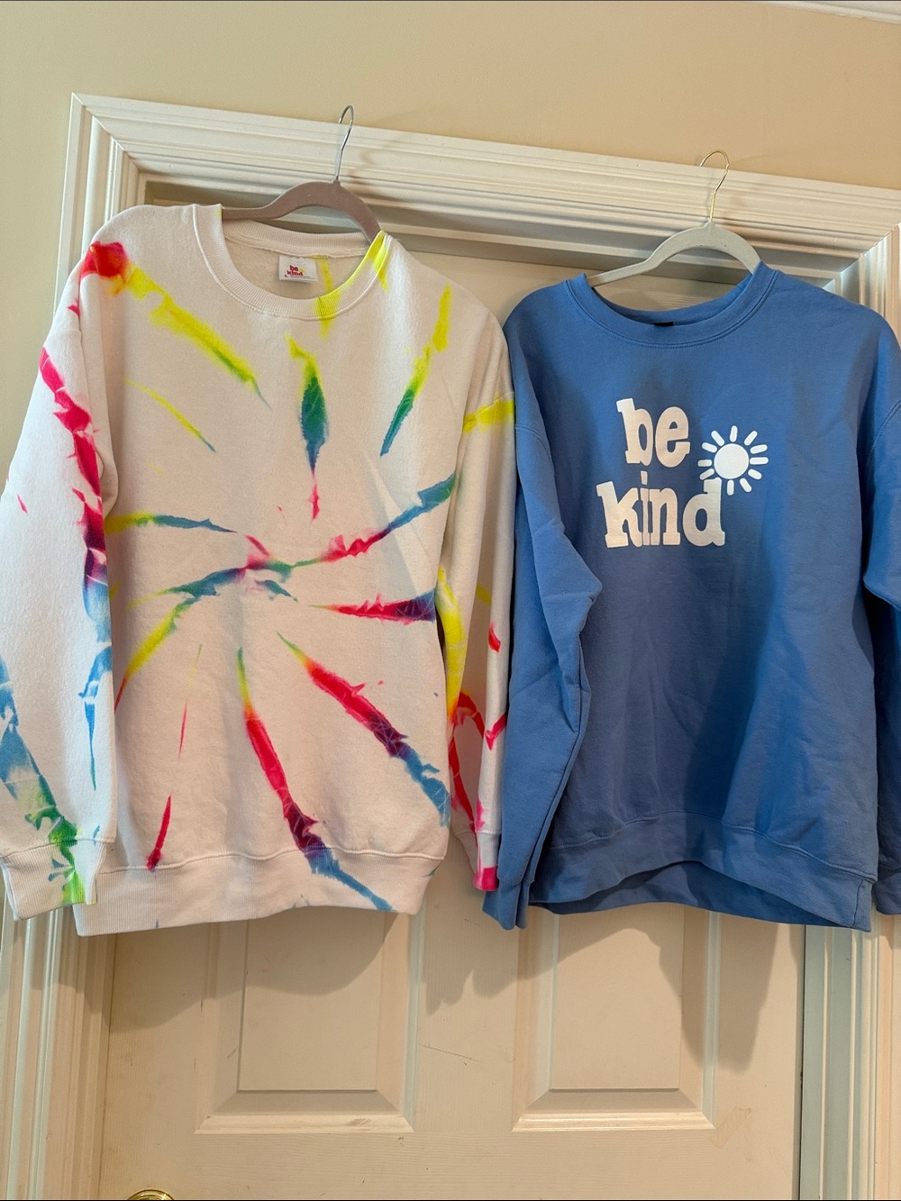 Women’s Sunshine Sisters Lot crewneck sweatshirts size large